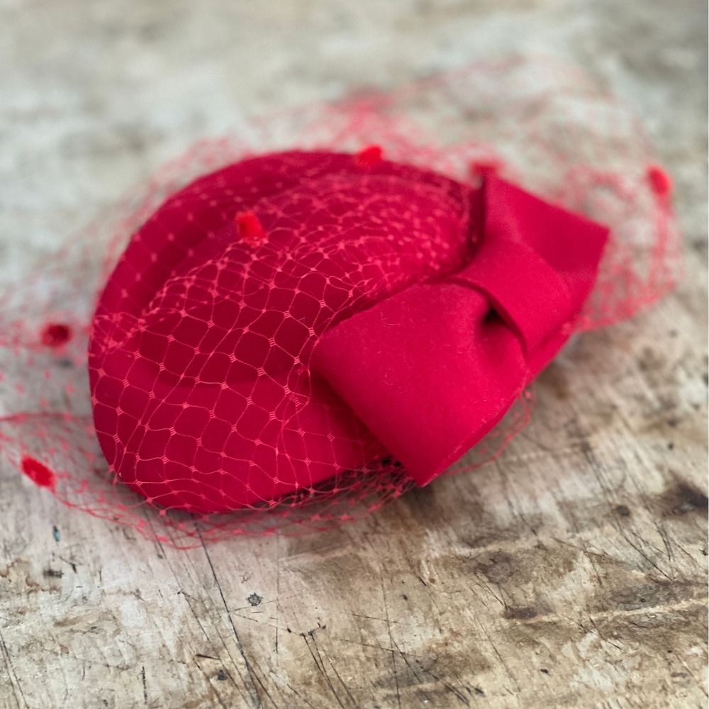 Wool Pillbox Fascinator Hat OS Women Bow Net Veil Pom Poms Red Vintage Style